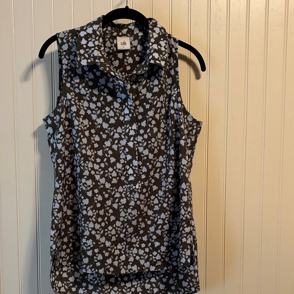 CAbi Black and White Floral Sleeveless Blouse